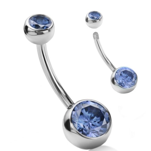 Bauchnabelpiercing mit