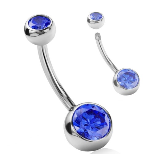 Bauchnabelpiercing mit