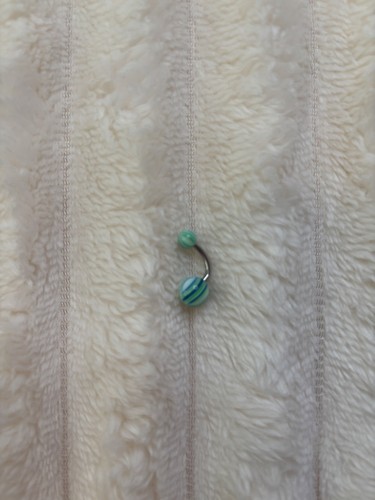 Bauchnabelpiercing