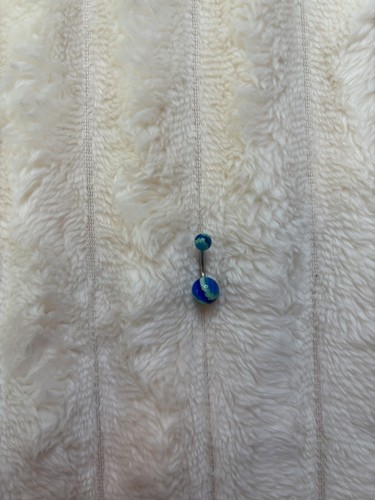 Bauchnabelpiercing